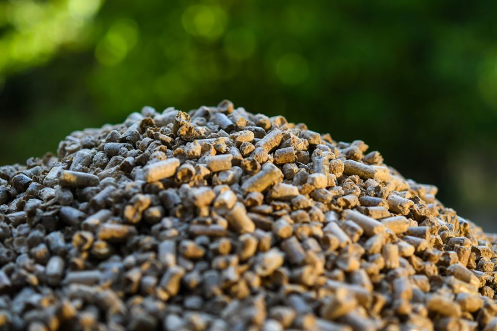 Hög med pellets